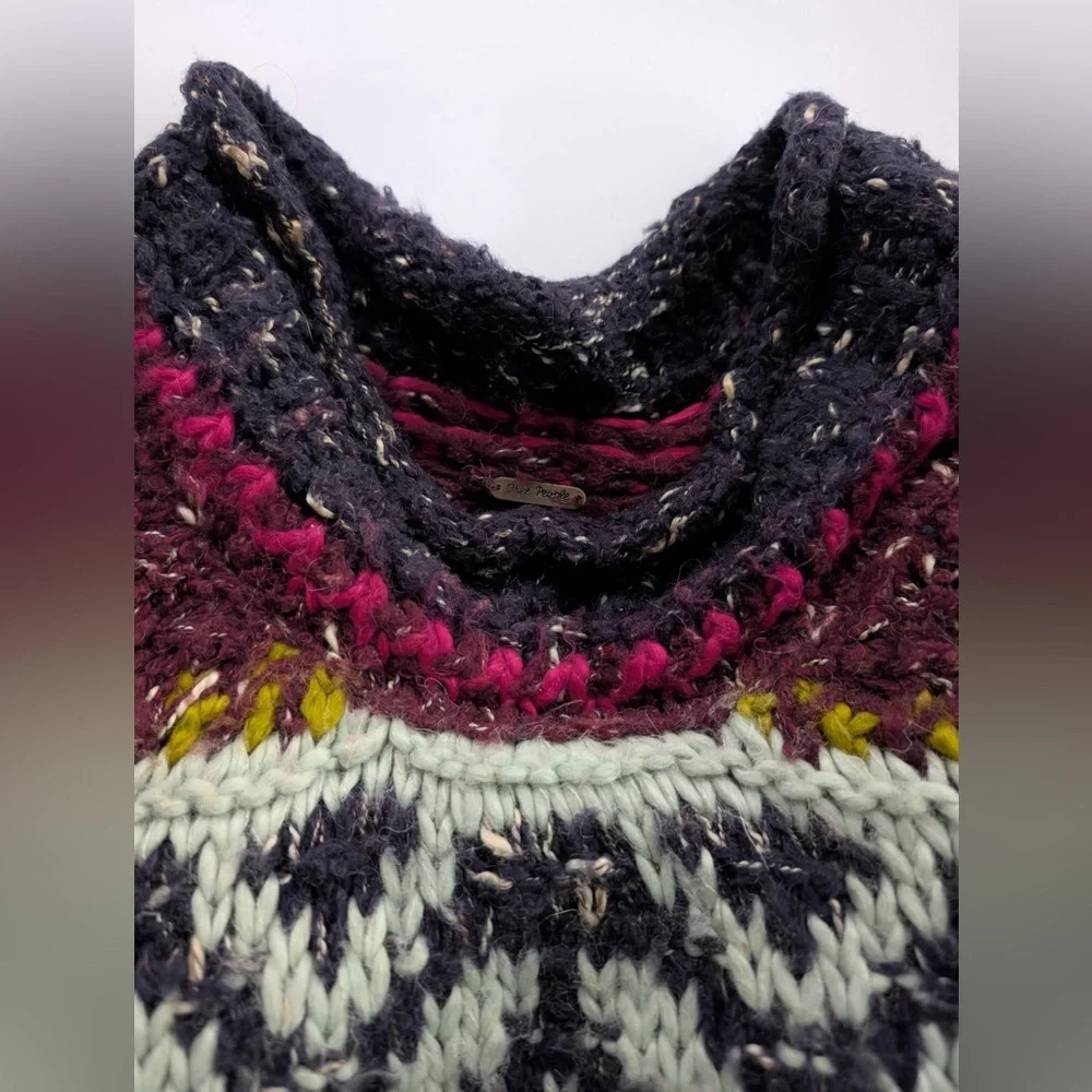 Free People  She’s All That Knitted Sweater  XS